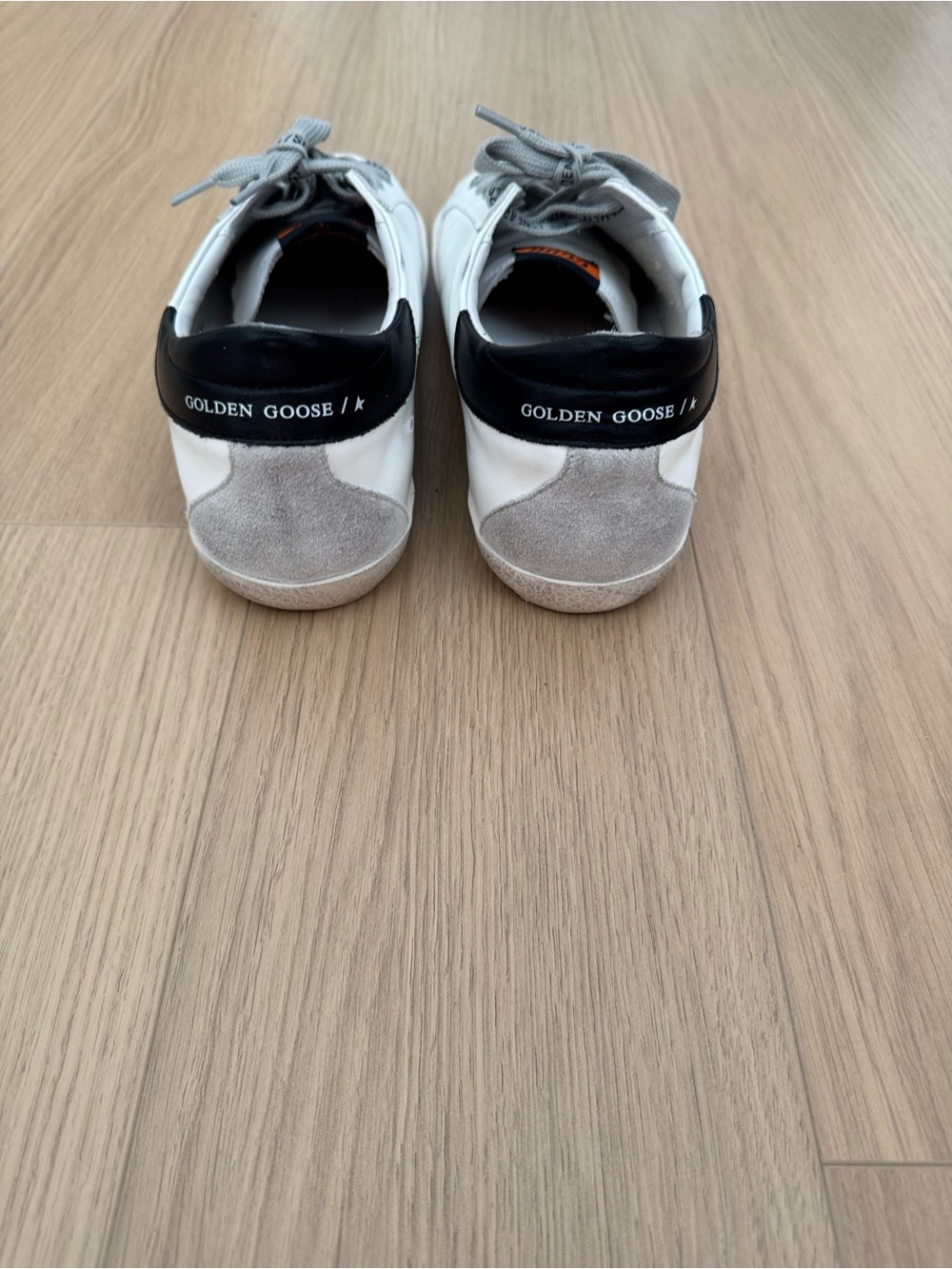 Golden Goose Men’s White Leather Sneakers with Orange Star and Gray Laces - Picture 4 of 6
